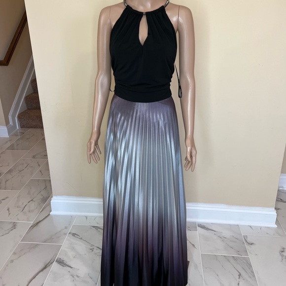 𝅺CITY CHIC Pleated Ombre Maxi Dress black/grey - Picture 2 of 12